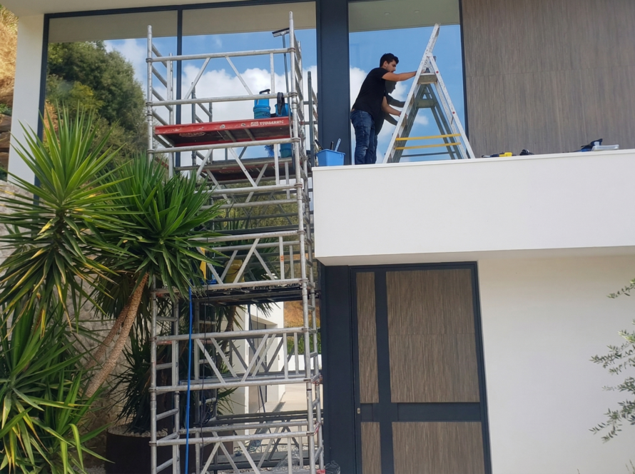Trabajo de Chalet con demasiado ingreso solar, a un Espejado