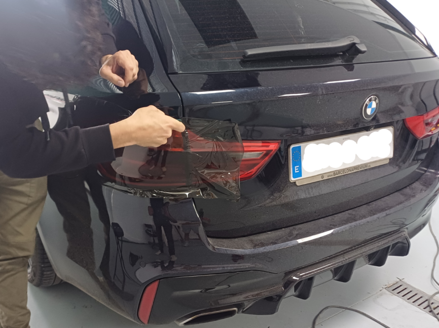 Protección y oscuridad de faros traseros